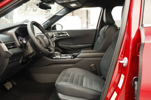 2026 Mitsubishi Outlander LE