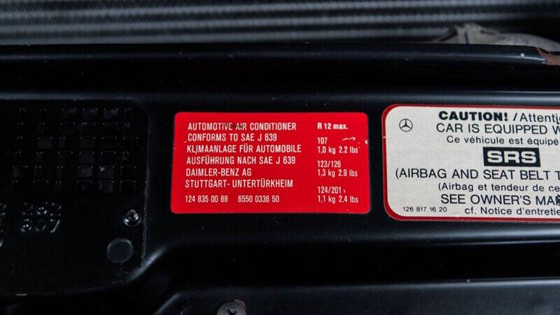 1987 Mercedes-Benz 560-Class 560 SL