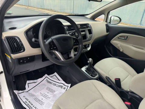 2012 Kia Rio 5-Door LX