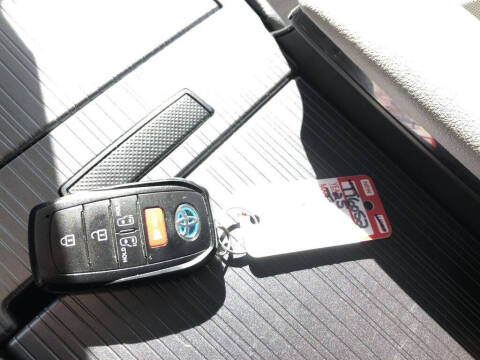 2025 Toyota Sienna LE 8-Passenger