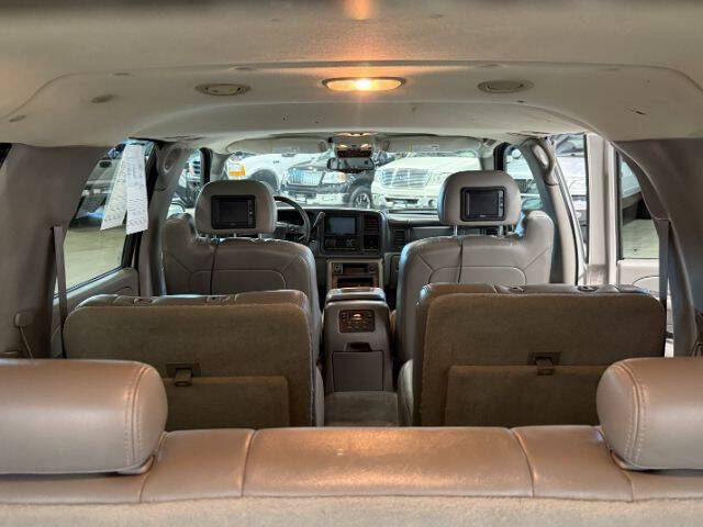 2005 GMC Yukon XL 2500 SLT