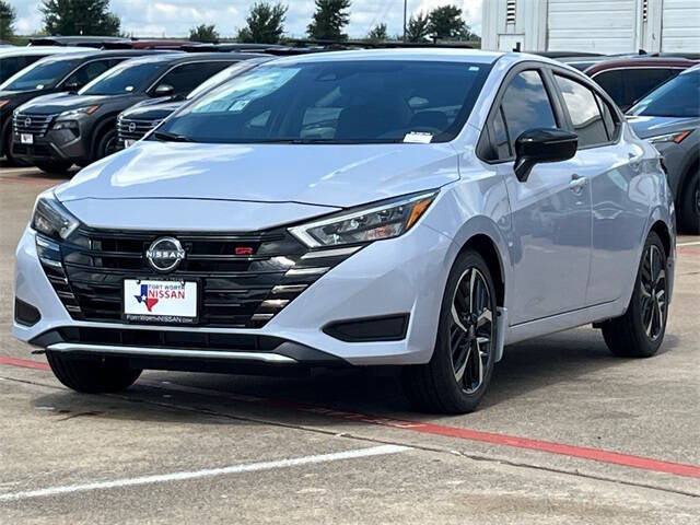 2025 Nissan Versa SR