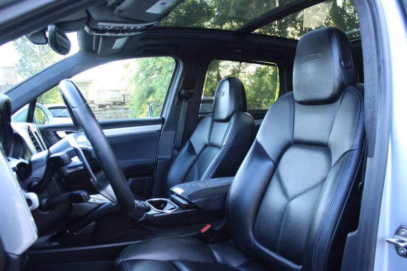 2016 Porsche Cayenne GTS
