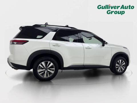 2023 Nissan Pathfinder SL