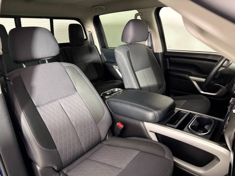 2020 Nissan Titan SV
