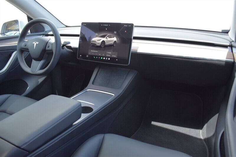 2025 Tesla Model Y Long Range