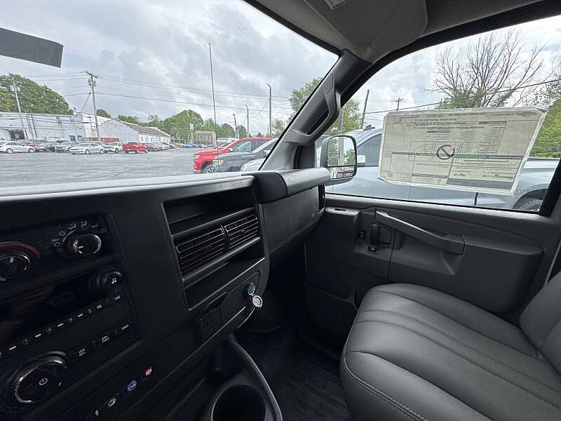 2025 Chevrolet Express 2500
