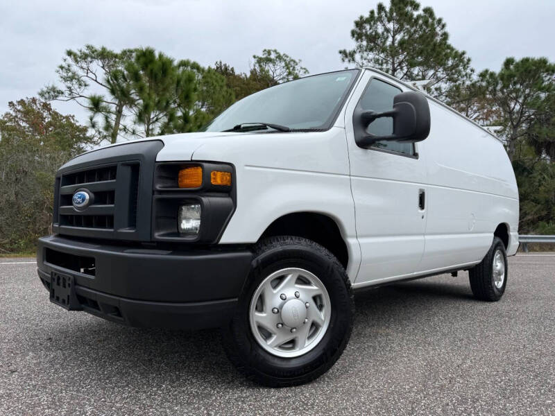 2014 Ford E-Series Econoline Van Commercial's photo