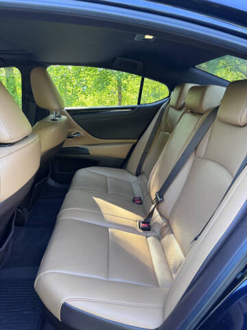 2021 Lexus ES 300h