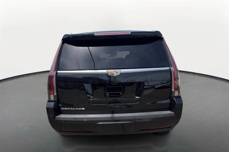 2017 Cadillac Escalade Luxury