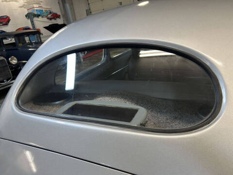 1947 Ford Super Deluxe