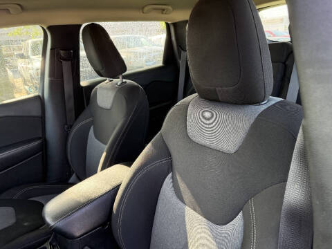 2014 Jeep Cherokee Sport