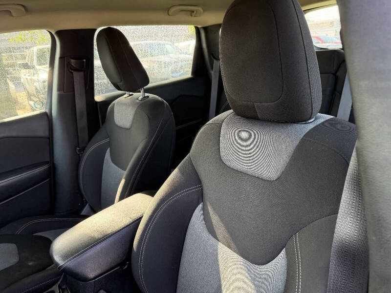 2014 Jeep Cherokee Sport