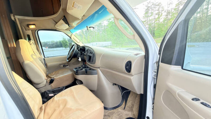 2008 Ford Econoline - Photo 12
