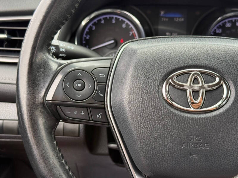 2019 Toyota Camry SE