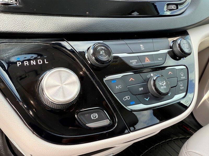 2017 Chrysler Pacifica Touring