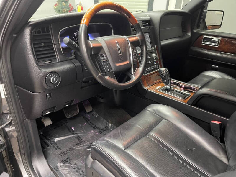 2016 Lincoln Navigator Select