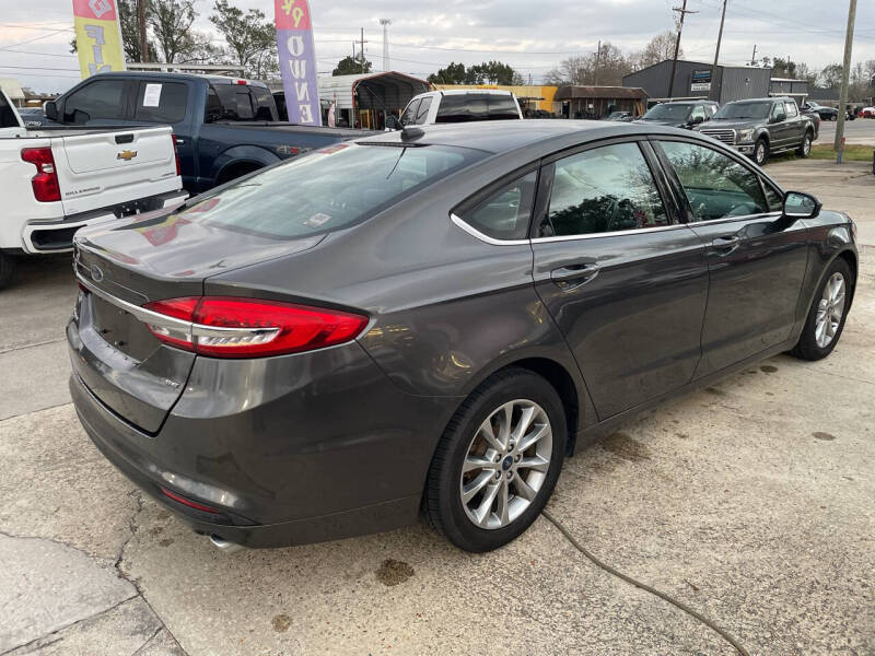 2017 Ford Fusion SE