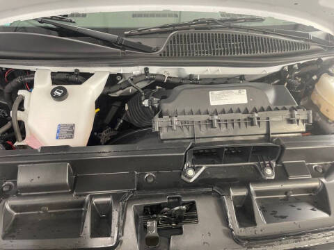 2025 Chevrolet Express LT 3500