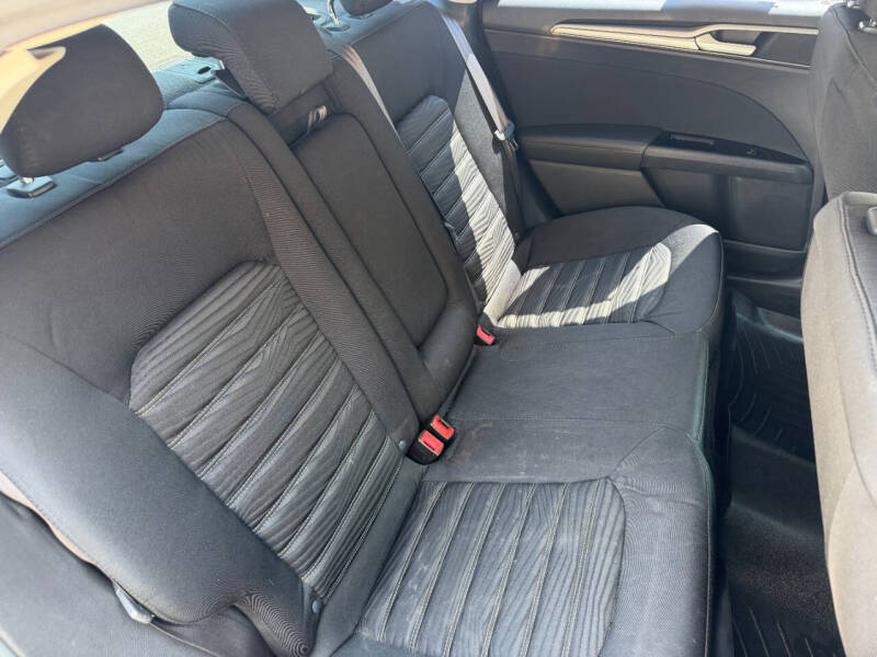 2016 Ford Fusion SE