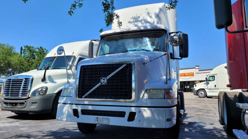 2012 Volvo VNM