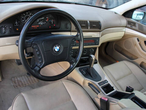 2001 BMW 5 Series 525i