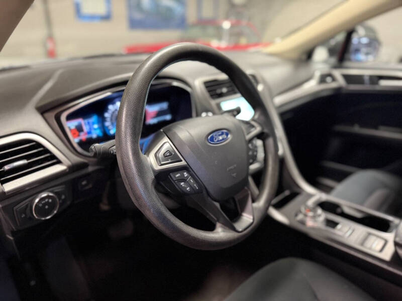 2020 Ford Fusion SE