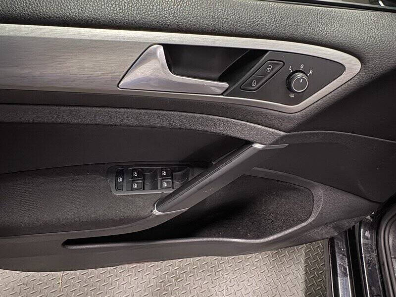 2016 Volkswagen Golf SportWagen TSI S
