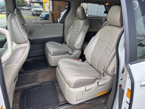 2013 Toyota Sienna Limited 7-Passenger