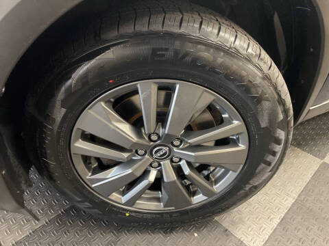 2022 Nissan Pathfinder SV