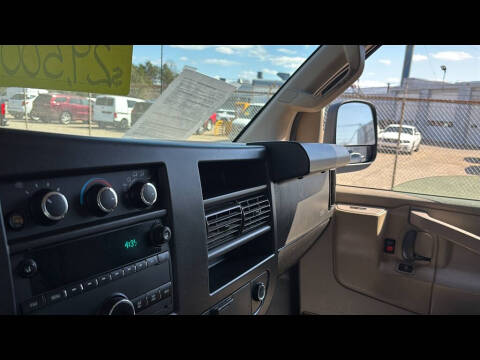 2022 Chevrolet Express 2500