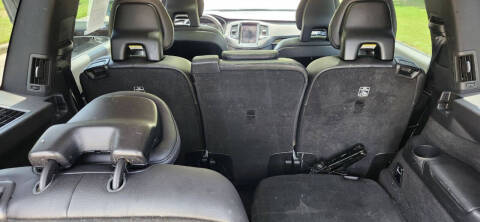 2016 Volvo XC90 T6 Momentum