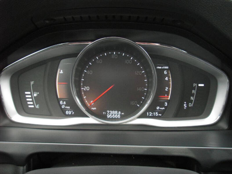 2018 Volvo V60 Cross Country T5 Premier