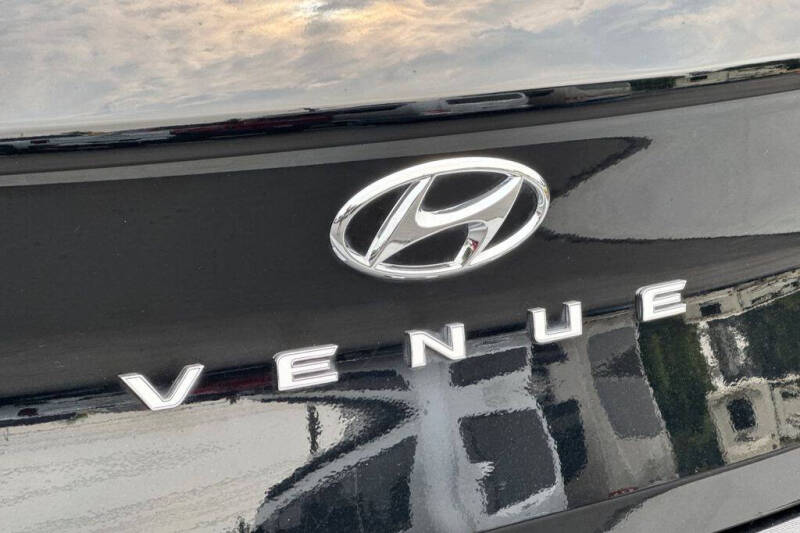 2022 Hyundai Venue SEL