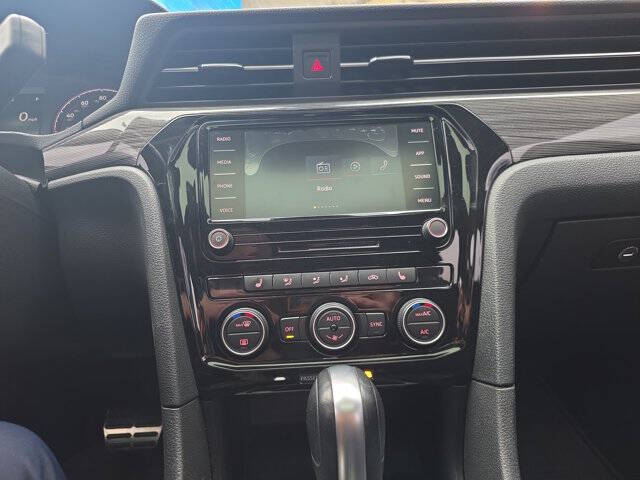 2020 Volkswagen Passat R-Line