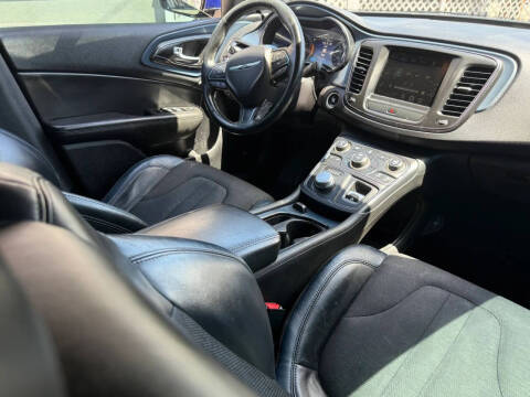 2015 Chrysler 200 S