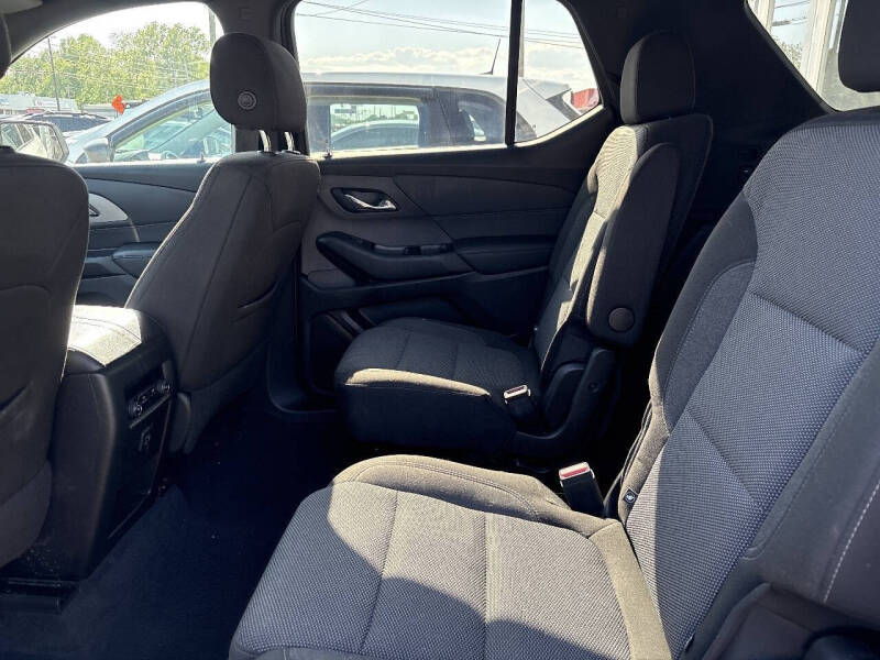 2022 Chevrolet Traverse LT Cloth