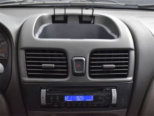 2002 Nissan Sentra GXE