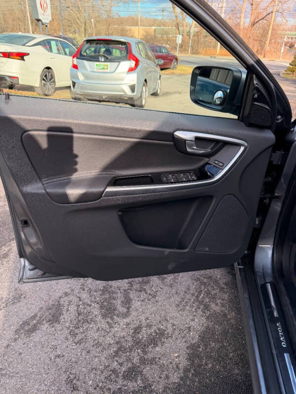 2016 Volvo XC60 T5 Platinum