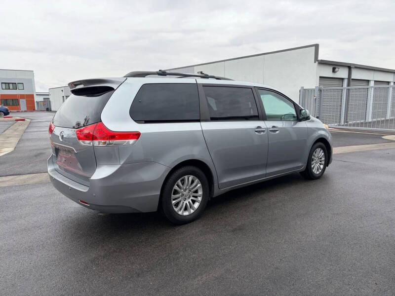 2011 Toyota Sienna