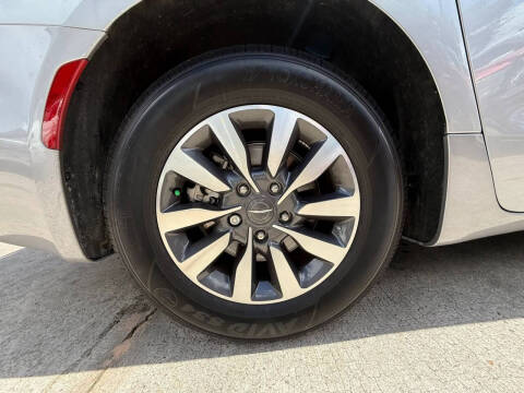 2021 Chrysler Pacifica Touring L