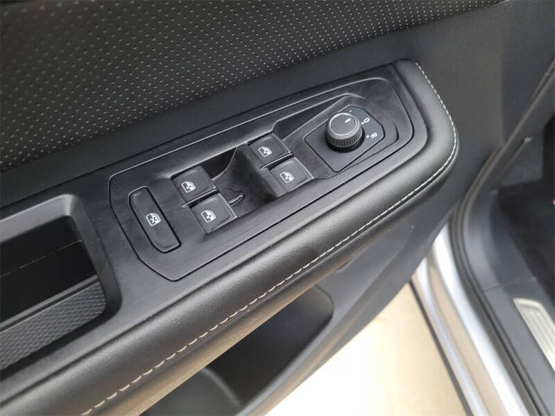 2025 Volkswagen Atlas Cross Sport SE