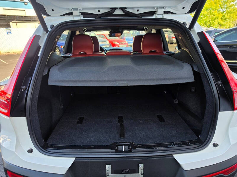 2019 Volvo XC40 T5 Momentum