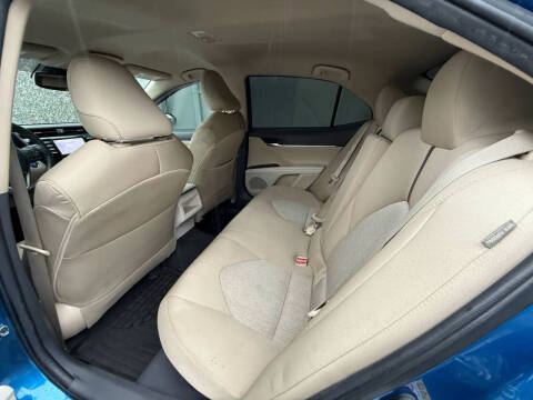 2019 Toyota Camry Hybrid LE