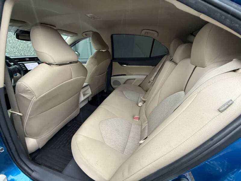 2019 Toyota Camry Hybrid LE