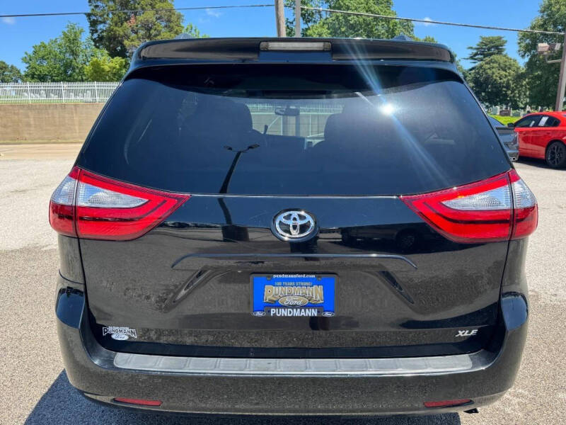 2017 Toyota Sienna