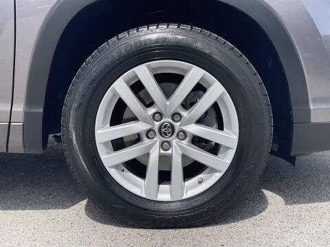 2016 Toyota Highlander LE