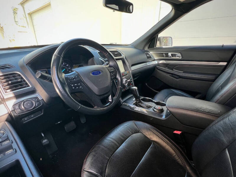 2017 Ford Explorer Sport