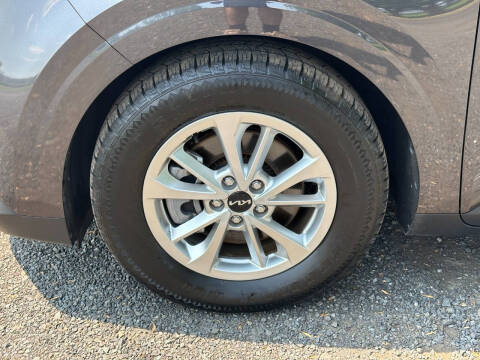 2022 Kia Carnival LX