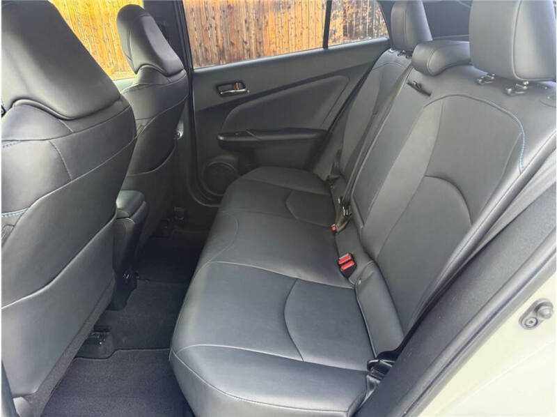 2017 Toyota Prius Three Touring